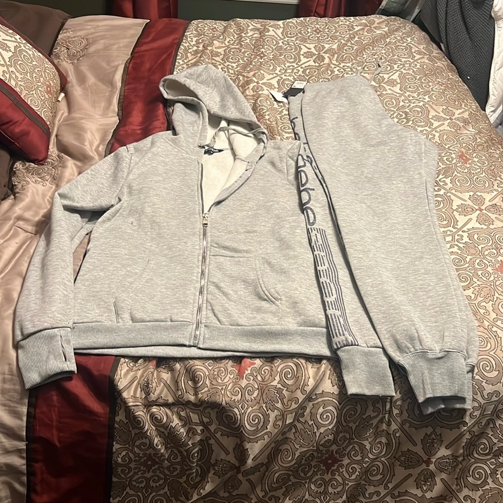 🆕 Heather Grey Bebe Sport Glitter Stripe Jogging Suit size m